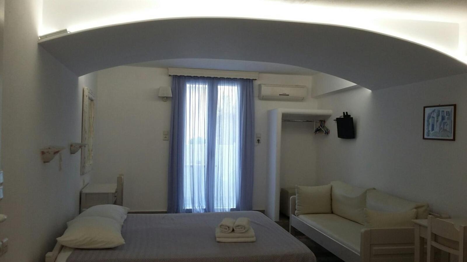 Blue Sky Summer Naxos City Екстер'єр фото